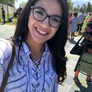 Meet your Posher, Daniellejenise